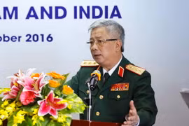 Thượng tướng Nguyễn Chí Vịnh, Thứ trưởng Bộ Quốc phòng phát biểu tại hội nghị. (Ảnh: An Đăng/TTXVN)