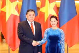 Chủ tịch Quốc hội Nguyễn Thị Kim Ngân với Chủ tịch Quốc hội Mông Cổ Miyegombo Enkhbold. (Ảnh: Trọng Đức/TTXVN)