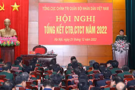Đại tướng Lương Cường, Ủy viên Bộ Chính trị, Ủy viên Thường vụ Quân ủy Trung ương, Chủ nhiệm Tổng cục Chính trị Quân đội Nhân dân Việt Nam phát biểu kết luận hội nghị. (Ảnh: Trọng Đức/TTXVN)