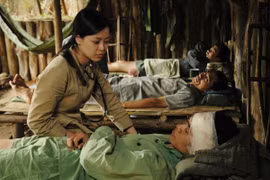 "Đừng đốt" dựa trên chất liệu chính là cuốn nhật ký của liệt sỹ Đặng Thùy Trâm. (Ảnh: Đoàn làm phim)