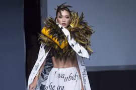 Vedette Diệu Huyền. (Ảnh: Winston Trinh)