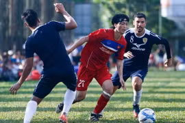 Tuấn Anh và đồng đội thua 2-3 trước tân binh V-League Thành phố Hồ Chí Minh. (Ảnh: Minh Chiến/Vietnam+)