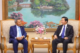 Phó Thủ tướng Trần Hồng Hà tiếp Bộ trưởng Bộ Công nghệ và Truyền thông Lào Boviengkham Vongdara. (Ảnh: Văn Điệp/TTXVN)