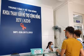 Việt Nam đã thực hiện tiến trình chuyển đổi các nguồn lực tài chính trong nước cho công tác HIV/AIDS. (Ảnh: T.G/Vietnam+)