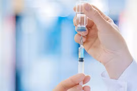 Bộ Y tế đang tổ chức tiêm vaccine phòng COVID-19 để góp phần hạn chế dịch COVID-19.