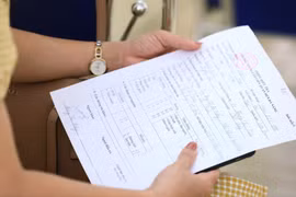 Khai báo y tế của người dân là phần rất quan trọng trong công tác truy vết ca bệnh COVID-19. (Ảnh: Thành Đạt/TTXVN)
