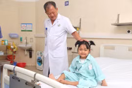 Sau 3 tuần phẫu thuật, bệnh nhi đã hồi phục sức khỏe rất tốt. (Ảnh: PV/Vietnam+)