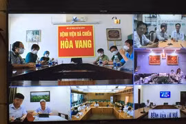 Các điểm cầu bệnh viện đang điều trị bệnh nhân COVID-19 trên cả nước hội chẩn. (Ảnh: PV/Vietnam+)