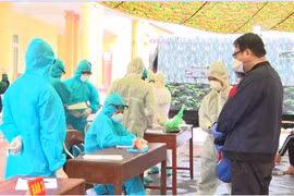 Cách ly tập trung các đối tượng. (Ảnh: TTXVN/Vietnam+)