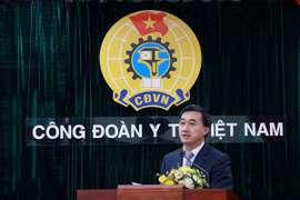 Thứ trưởng Bộ Y tế Trần Văn Thuấn phát biểu tại hội thảo. (Ảnh: PV/Vietnam+)