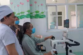 USAID tài trợ thiết bị phục hồi chức năng tại Bệnh viện Y học cổ truyền và phục hồi chức năng tỉnh Bình Định. (Ảnh: PV/Vietnam+)