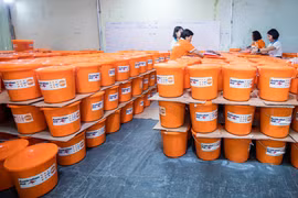 UNFPA cung ứng 3.700 bộ đồ cho phụ nữ Việt có nguy cơ bị bạo lực 