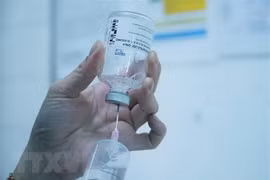 Thuốc giải độc BAT được sử dụng để điều trị ngộ độc Botulinum. (Ảnh: TTXVN phát)