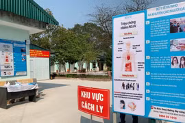 Một khu vực cách ly điều trị cho bệnh nhân mắc COVID-19. (Ảnh: Thuỳ Giang/Vietnam+)