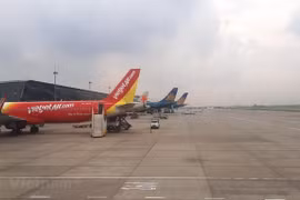 Máy bay của các hãng hàng không tại sân bay Nội Bài. (Ảnh: Việt Hùng/Vietnam+)