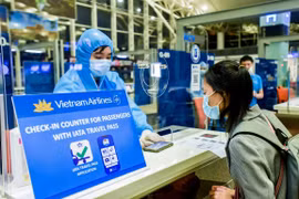 Vietnam Airlines đã ứng dụng thành công ứng dụng hộ chiếu sức khỏe điện tử đối với một số chuyến bay đi châu Âu và cả nước ngoài về Việt Nam. (Ảnh: CTV/Vietnam+)