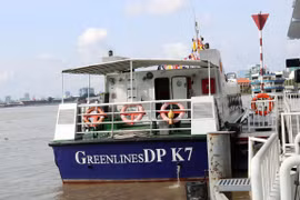 Tàu cao tốc của Công ty trách nhiệm hữu hạn Công nghệ Xanh Greenline DP dùng để chuyên chở hàng hóa thiết yếu, nông sản cho Thành phố Hồ Chí Minh. (Ảnh : Hoàng Hải/TTXVN)