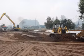 Triển khai thi công gói thầu cao tốc Bắc-Nam đoạn Cao Bồ-Mai Sơn. (Ảnh: Việt Hùng/Vietnam+)