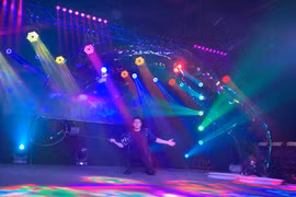 Màn trình diễn trong chương trình “Nghệ thuật Bubble Show." (Ảnh: Xuân Mai/Vietnam+)