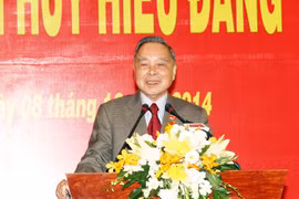 Nguyên Thủ tướng Phan Văn Khải phát biểu tại buổi lễ được Trao tặng Huy hiệu 55 năm tuổi Đảng. (Ảnh: Đức Tám/TTXVN)