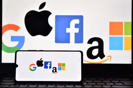 Các chi nhánh của Google và Apple tại Hàn Quốc có tên trong số các công ty bị phạt vì vi phạm luật về thu thập dữ liệu định vị. (Ảnh: AFP/TTXVN)