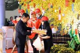 Thành phố Hồ Chí Minh đón chào những du khách quốc tế đầu năm 2024. (Ảnh: Mỹ Phương/TTXVN)