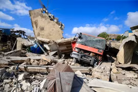 Tòa nhà bị phá hủy sau cuộc không kích của Israel xuống khu vực Nabatieh (Liban), ngày 17/8/2024. (Ảnh: THX/TTXVN)