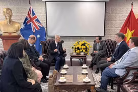 Đại sứ Việt Nam tại Australia Phạm Hùng Tâm tiếp đoàn đại biểu Hội đồng Kinh doanh Australia-Việt Nam. (Ảnh: TTXVN phát)