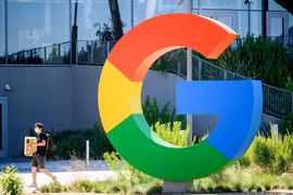 Biểu tượng Google tại trụ sở ở Mountain View, California (Mỹ). (Ảnh: AFP/TTXVN)
