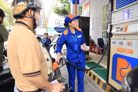 Một điểm bán xăng của Petrolimex tại Hà Nội. (Ảnh: Đức Duy/Vietnam+)