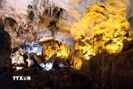Một trong những hệ thống hang ở Công viên địa chất Lạng Sơn. (Nguồn: TTXVN)