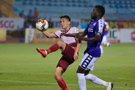 Hà Nội FC giành chiến thắng trước Sài Gòn FC (áo hồng). (Ảnh: Hiếu Lương/Vietnam+)