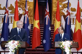 Thủ tướng Nguyễn Xuân Phúc và Thủ tướng Australia Scott Morrison họp báo quốc tế. (Ảnh: Thống Nhất/TTXVN)