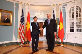 Bộ trưởng Ngoại giao Mike Pompeo tiếp và hội đàm Phó Thủ tướng, Bộ trưởng Ngoại giao Phạm Bình Minh tại trụ sở Bộ Ngoại giao Hoa Kỳ ở Thủ đô Washington D.C, ngày 22/5. (Ảnh: Đặng Huyền/TTXVN)