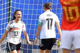 Sara Daebritz (số 13) ghi bàn mang chiến thắng về cho Đức. (Nguồn: Getty Images)