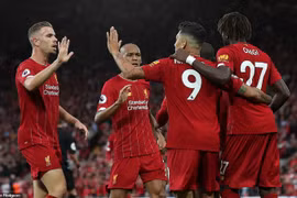 Liverpool khởi đầu Premier League bằng chiến thắng đậm.