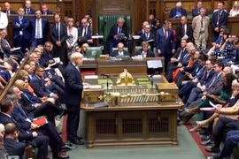 Thủ tướng Anh Boris Johnson phát biểu trong cuộc họp Hạ viện ở thủ đô London hôm 25/7. (Ảnh: AFP/TTXVN)