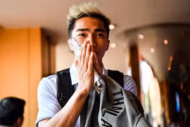 Chanathip xin lỗi cổ động viên Việt Nam vì cổ vũ tát Đoàn Văn Hậu