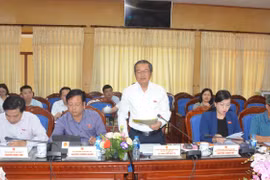 Phó Chủ tịch Quốc hội Đỗ Bá Tỵ phát biểu tại buổi làm việc. (Ảnh: Vũ Hoàng Giang/TTXVN)