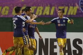 Văn Quyết (phải) mang ưu thế về cho Hà Nội FC. (Nguồn: AFC)
