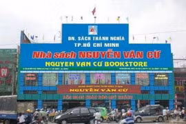 Bán sách xuất bản trái phép, nhà sách Nguyễn Văn Cừ bị phạt nặng