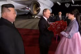 Nhà lãnh đạo Triều Tiên Kim Jong-un nồng nhiệt chào đón Tổng thống Nga Putin