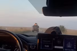 Phóng viên Mỹ đăng tải video xe quân sự Ukraine hoạt động ở tỉnh Kursk của Nga