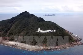 Máy bay chiến đấu của Lực lượng phòng vệ biển Nhật Bản bay qua vùng ADIZ mà Trung Quốc tự công bố trên biển Hoa Đông. (Nguồn: AFP/TTXVN phát)