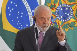 Tổng thống Brazil Lula da Silva phát biểu với báo giới tại Brasilia. (Ảnh: Kyodo/TTXVN)
