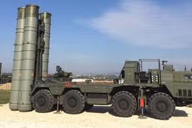 Hệ thống tên lửa phòng không hiện đại S-400 của Nga. (Nguồn: Sputnik)