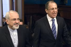 Ngoại trưởng Nga Sergei Lavrov (phải) và người đồng cấp Iran Mohammad Javad Zarif. (Nguồn: RT)
