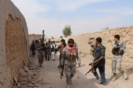 Lực lượng an ninh Afghanistan trong chiến dịch truy quét phiến quân Taliban. (Nguồn: EPA/TTXVN)