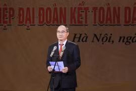 Đồng chí Nguyễn Thiện Nhân, Ủy viên Bộ Chính trị, Chủ tịch Uỷ ban Trung ương Mặt trận Tổ quốc Việt Nam phát biểu tại buổi lễ. (Ảnh: Trọng Đạt/TTXVN) 