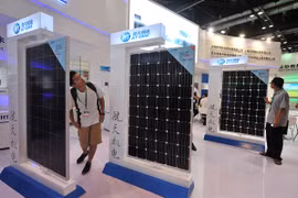 Việc Mỹ cấm nhập khẩu Pin mặt trời Trung Quốc từng là tranh cãi thương mại giữa hai nước (Nguồn: TTXVN)